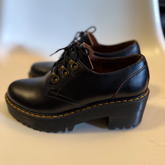 Dr. Martens Leona Lo Dress Shoes Size US5/UK3/EU36 fits like US 6 - Picture 3 of 7